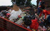 Adapun insentif nonfiskal bisa berupa kemudahan dalam perizinan atau dalam bentuk penghargaan.