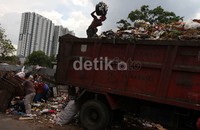 Kalau masyarakat sudah mengelola sampah dengan bagus, penghematan yang bisa diperoleh mencapai Rp 250 ribu per ton sampah.