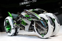 J dipamerkan di Tokyo Motor Show 2013.