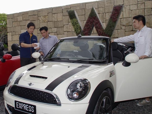 Taksi Mewah Mobil MINI
