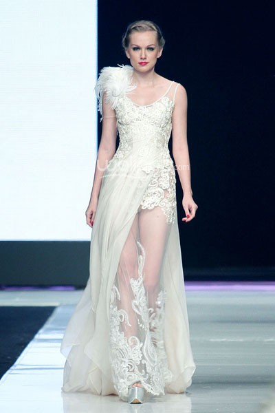 Jakarta, Indonesia - 23 Oktober 2013. Hengki Kawilarang DIVA. Jakarta Fashion Week 2014 at Senayan City. Jakarta. [Foto: Mohammad Abduh/Wolipop]