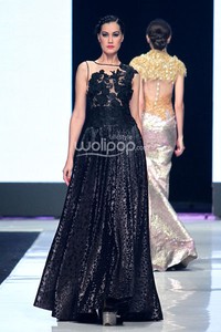 Jakarta, Indonesia - 23 Oktober 2013. Hengki Kawilarang DIVA. Jakarta Fashion Week 2014 at Senayan City. Jakarta. [Foto: Mohammad Abduh/Wolipop]