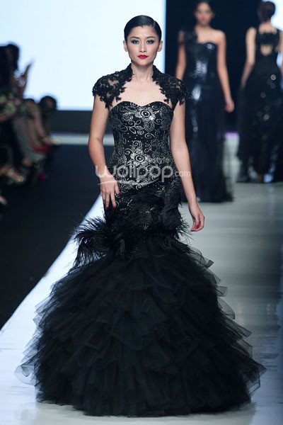 Jakarta, Indonesia - 23 Oktober 2013. Hengki Kawilarang DIVA. Jakarta Fashion Week 2014 at Senayan City. Jakarta. [Foto: Mohammad Abduh/Wolipop]