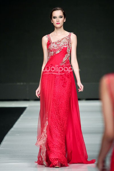 Jakarta, Indonesia - 23 Oktober 2013. Hengki Kawilarang DIVA. Jakarta Fashion Week 2014 at Senayan City. Jakarta. [Foto: Mohammad Abduh/Wolipop]