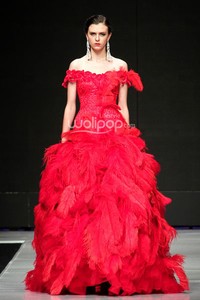 Jakarta, Indonesia - 23 Oktober 2013. Hengki Kawilarang DIVA. Jakarta Fashion Week 2014 at Senayan City. Jakarta. [Foto: Mohammad Abduh/Wolipop]