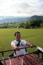 Kebut-kebutan Naik Jeep di Toba Samosir, Seru!