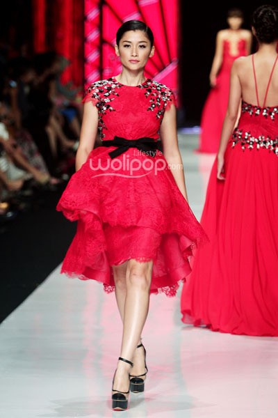 Jakarta, Indonesia - 23 Oktober 2013. Ivan Gunawan Beautyful Liar. Jakarta Fashion Week 2014 at Senayan City. Jakarta. [Foto: Mohammad Abduh/Wolipop]