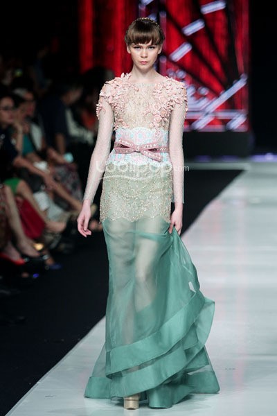 Jakarta, Indonesia - 23 Oktober 2013. Ivan Gunawan Beautyful Liar. Jakarta Fashion Week 2014 at Senayan City. Jakarta. [Foto: Mohammad Abduh/Wolipop]