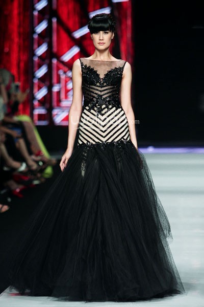 Jakarta, Indonesia - 23 Oktober 2013. Ivan Gunawan Beautyful Liar. Jakarta Fashion Week 2014 at Senayan City. Jakarta. [Foto: Mohammad Abduh/Wolipop]