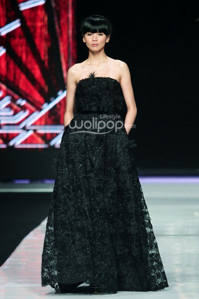 Jakarta, Indonesia - 23 Oktober 2013. Ivan Gunawan Beautyful Liar. Jakarta Fashion Week 2014 at Senayan City. Jakarta. [Foto: Mohammad Abduh/Wolipop]