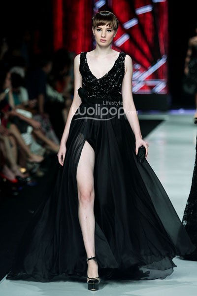 Jakarta, Indonesia - 23 Oktober 2013. Ivan Gunawan Beautyful Liar. Jakarta Fashion Week 2014 at Senayan City. Jakarta. [Foto: Mohammad Abduh/Wolipop]