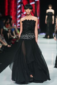 Jakarta, Indonesia - 23 Oktober 2013. Ivan Gunawan Beautyful Liar. Jakarta Fashion Week 2014 at Senayan City. Jakarta. [Foto: Mohammad Abduh/Wolipop]