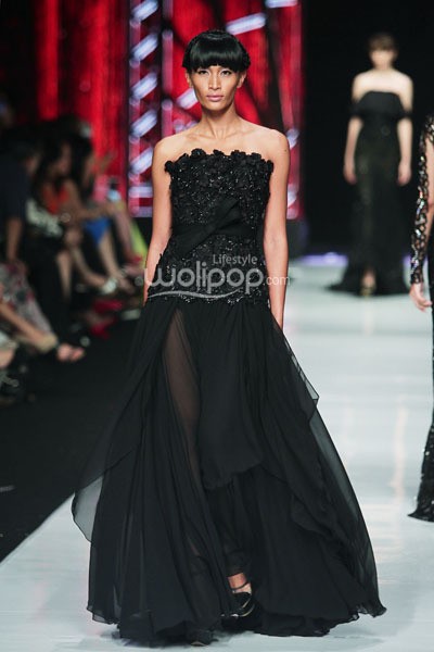 Jakarta, Indonesia - 23 Oktober 2013. Ivan Gunawan Beautyful Liar. Jakarta Fashion Week 2014 at Senayan City. Jakarta. [Foto: Mohammad Abduh/Wolipop]