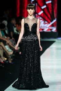 Jakarta, Indonesia - 23 Oktober 2013. Ivan Gunawan Beautyful Liar. Jakarta Fashion Week 2014 at Senayan City. Jakarta. [Foto: Mohammad Abduh/Wolipop]