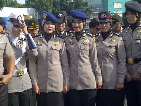 Beredar Kabar Polri Larang Sementara Polwan Berjilbab