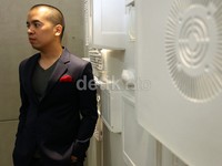 Ayah satu anak itu akhirnya memasuki panggung musik profesional saat menjadi teman duet Ten 2 Five dalam lagu 'I Do' pada 2008 lalu.