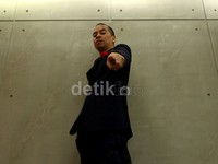 Aditya tengah sibuk mempromosikan lagu terbarunya bertajuk 'CNTK'.