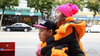 Monday Couple, Gary dan Ji Hyo di tim pink. (SBS)
