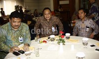 Bank BTN menyiapkan fasilatas layanan dan prosuk berbankan seperti pengeloaan dana baik deposito maupun giro, program pengembangan operasional, pembayaran gaji karyawan, kredit tanpa angunan, KPR, KPA dan renovasi rumah dan jasa dan fasilatas perbankan lainnya. Lamhot Aritonang/detikFoto.