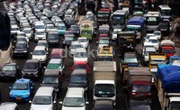 Lalu lintas di tol dalam kota tampak padat. Mulai tanggal 5 Desember 2013, PT Jasa Marga kembali menaikkan tarif tol dalam kota. Kenaikan tersebut mulai dari Rp 1.000 hingga Rp 2.000.