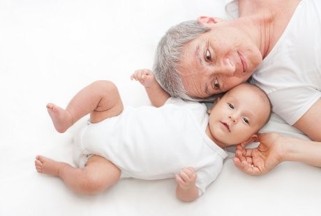 6 Nenek Super yang Melahirkan Cucunya Sendiri