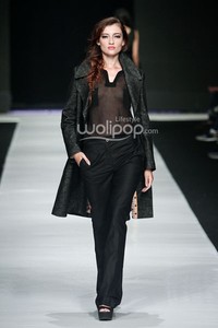 Jakarta, Indonesia - 24 Oktober. Hans Ubbink Spring/Summer 2014. Jakarta Fashion Week 2014 at Senayan City. 24 Oktober 2013. Jakarta. [Foto: Mohammad Abduh/Wolipop]