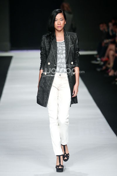 Jakarta, Indonesia - 24 Oktober. Hans Ubbink Spring/Summer 2014. Jakarta Fashion Week 2014 at Senayan City. 24 Oktober 2013. Jakarta. [Foto: Mohammad Abduh/Wolipop]