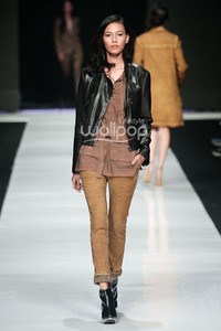 Jakarta, Indonesia - 24 Oktober. Hans Ubbink Spring/Summer 2014. Jakarta Fashion Week 2014 at Senayan City. 24 Oktober 2013. Jakarta. [Foto: Mohammad Abduh/Wolipop]