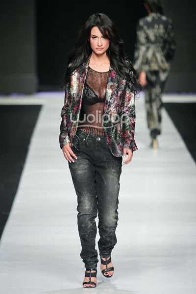 Jakarta, Indonesia - 24 Oktober. Hans Ubbink Spring/Summer 2014. Jakarta Fashion Week 2014 at Senayan City. 24 Oktober 2013. Jakarta. [Foto: Mohammad Abduh/Wolipop]