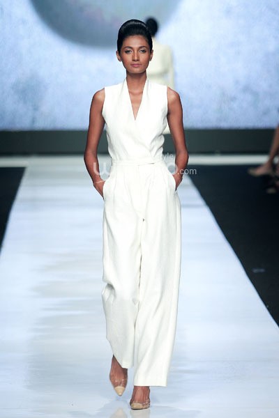 Jakarta, Indonesia - 23 Oktober. Kraton by Auguste Soesastro The Dutch Renaissance. Jakarta Fashion Week 2014 at Senayan City. 23 Oktober 2013. Jakarta. [Foto: Mohammad Abduh/Wolipop]