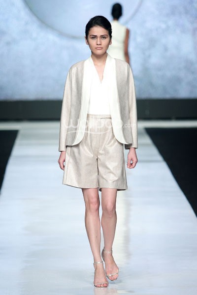 Jakarta, Indonesia - 23 Oktober. Kraton by Auguste Soesastro The Dutch Renaissance. Jakarta Fashion Week 2014 at Senayan City. 23 Oktober 2013. Jakarta. [Foto: Mohammad Abduh/Wolipop]