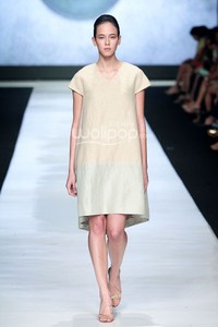 Jakarta, Indonesia - 23 Oktober. Kraton by Auguste Soesastro The Dutch Renaissance. Jakarta Fashion Week 2014 at Senayan City. 23 Oktober 2013. Jakarta. [Foto: Mohammad Abduh/Wolipop]