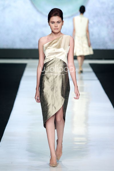 Jakarta, Indonesia - 23 Oktober. Kraton by Auguste Soesastro The Dutch Renaissance. Jakarta Fashion Week 2014 at Senayan City. 23 Oktober 2013. Jakarta. [Foto: Mohammad Abduh/Wolipop]