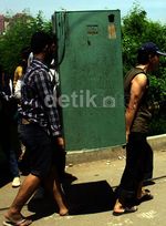 Warga Waduk Ria Rio Mengungsi