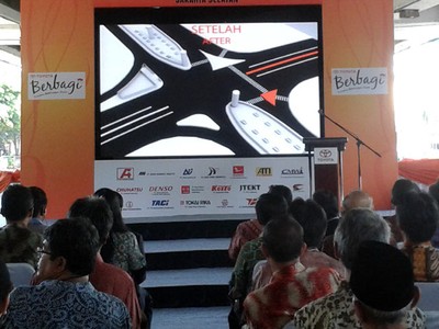 Toyota dan Pemrov DKI Urai Kemacetan di Mampang