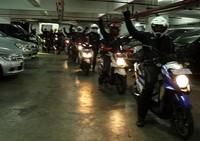 Setelah itu mereka melanjutkan kembali perjalanannya hingga ke Surabaya. Sesampainya di kota Pahlawan, mereka langsung beristirahat dan siap mengikuti acara esok harinya yang akan berlangsung dengan komunitas motor Yamaha dan diler Yamaha di Surabaya.
