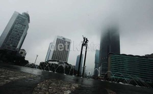Hujan Deras Disertai Petir dan Angin Kencang Warnai Dini Hari 1 Desember