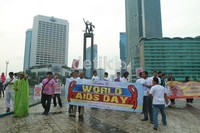 Dalam aksi tersebut mereka menolak sosialisasi penggunaan kondom karena tidak menjamin menangkal penyebaran AIDS. Berdasarkan penelitian dari Division of Pshysical Sciences yang menemukan virus HIV dapat menembus kondom.