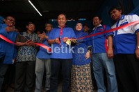 Dalam kegiatannya kali ini, ketua DPP PAN juga didampingi oleh Calon Legislatif DPR RI PAN Didik J Rachbini dan Calon DPRD DKI dari PAN Farah Valensiyah Inggrid.