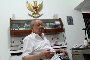Lebih Dekat dengan dr Lo, Dokter Gratis dari Solo