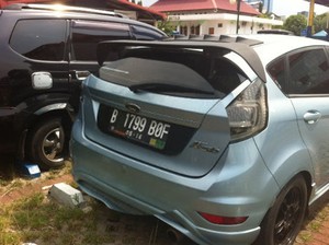Ada Stiker PM di Ford Fiesta yang Kabur, Ini Kata Polisi