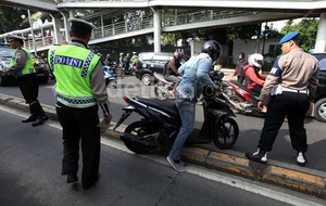Jebakan Polisi di Jalur Transjakarta