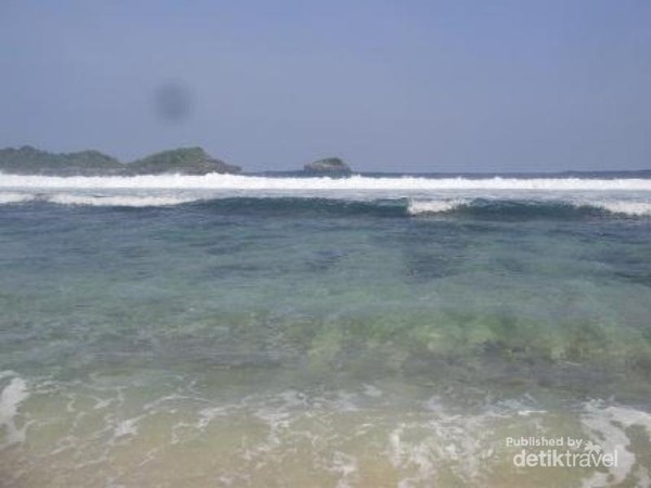 Pantai Peh Pulo Sekeping Surga Di Blitar