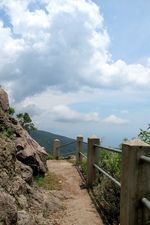 4 Jam Trekking Seru Menuju Wae Rebo