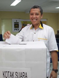 Ketua DPD Partai Keadilan Sejahtera (PKS) Jakarta Pusat mengikuti Pemilihan Raya (PEMIRA) Bakal Calon Presiden RI periode 2014-2019 dari PKS di Kantor DPW PKS Jakarta. safri     