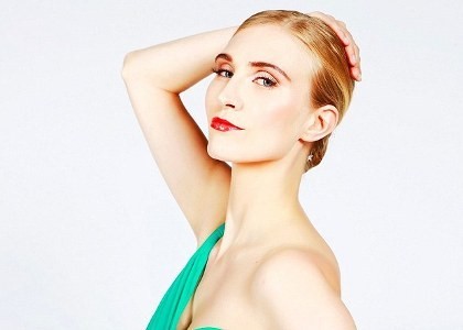 Foto: Kelly, Model Cantik Berlengan Satu yang Ingin Taklukkan Dunia Fashion