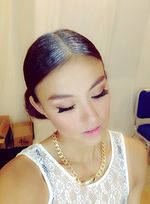 Lengan Berotot Agnes Monica