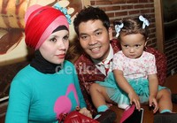 Indra Bekti bersama Dilla dan Dafania. Gus Mun/detikHOT.