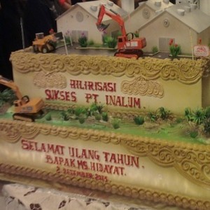 Ada Kue Kejutan di Perayaan Ultah MS Hidayat