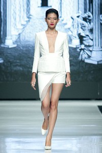 Jakarta, Indonesia - 23 Oktober. Patrick Owen. MAZDA YOUNG VIBRANT DESIGNERS Kodo soul of motion. Jakarta Fashion Week 2014 at Senayan City. 23 Oktober 2013. Jakarta. [Foto: Mohammad Abduh/Wolipop]